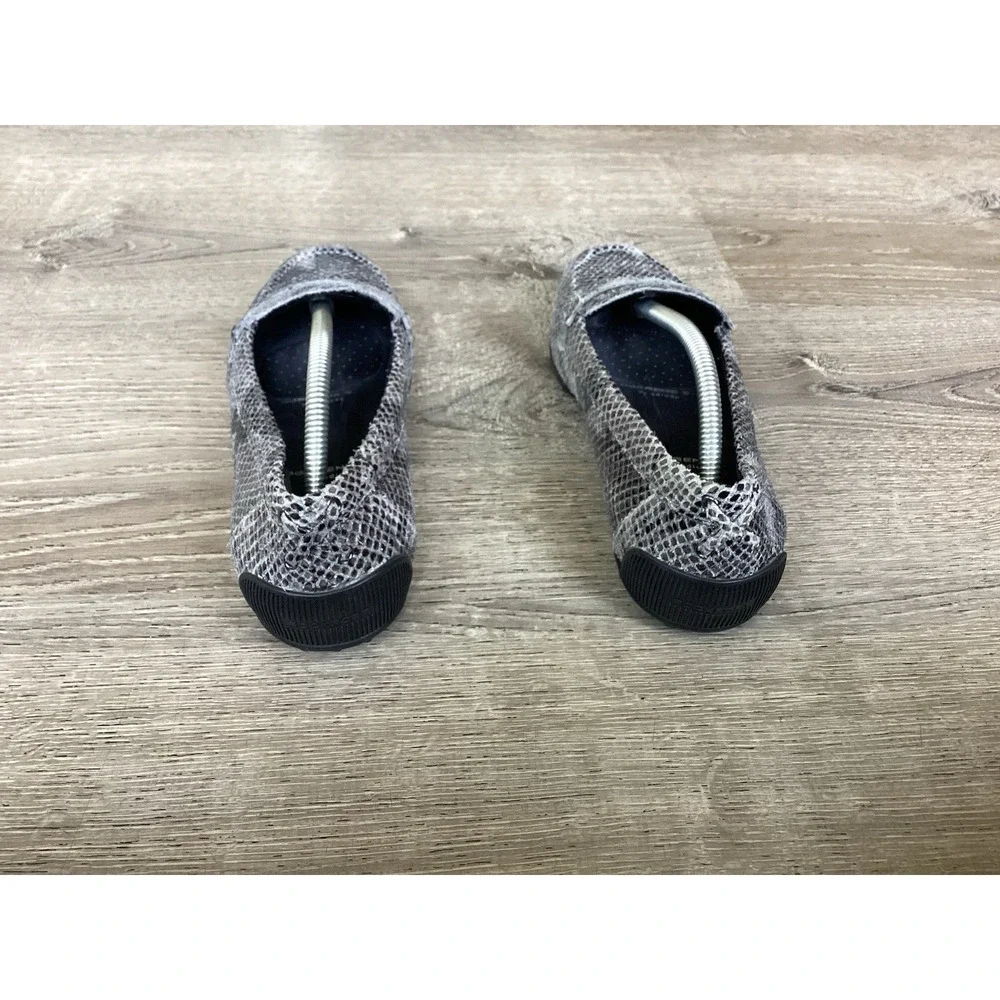 Rockport Slip On Loafers Womens Size 7.5 M Snakeskin Gray Shoes K58563